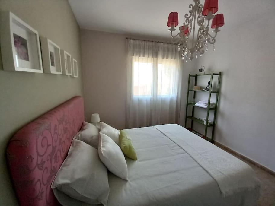 Apartamento Tranquilo Cerca De Zonas Verdes ثيثا المظهر الخارجي الصورة