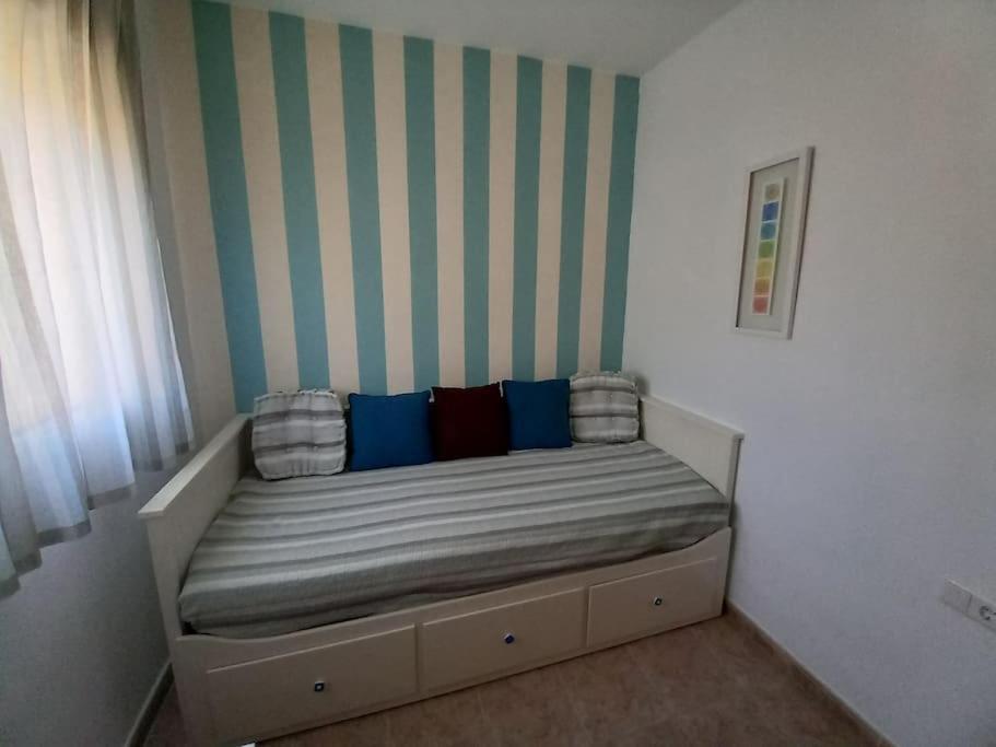 Apartamento Tranquilo Cerca De Zonas Verdes ثيثا المظهر الخارجي الصورة