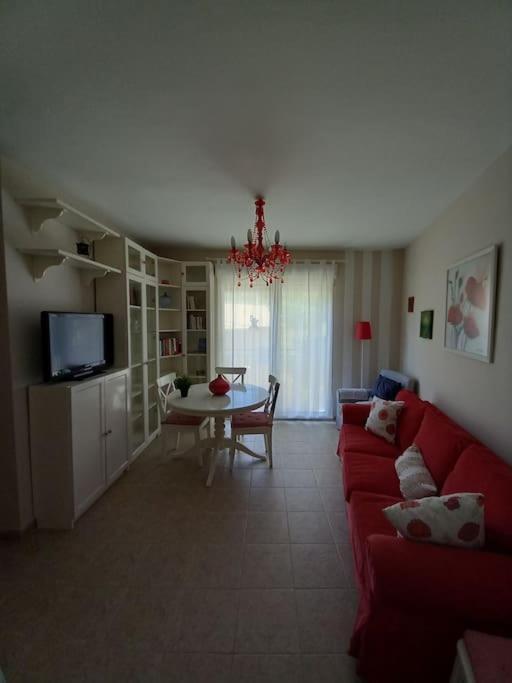 Apartamento Tranquilo Cerca De Zonas Verdes ثيثا المظهر الخارجي الصورة
