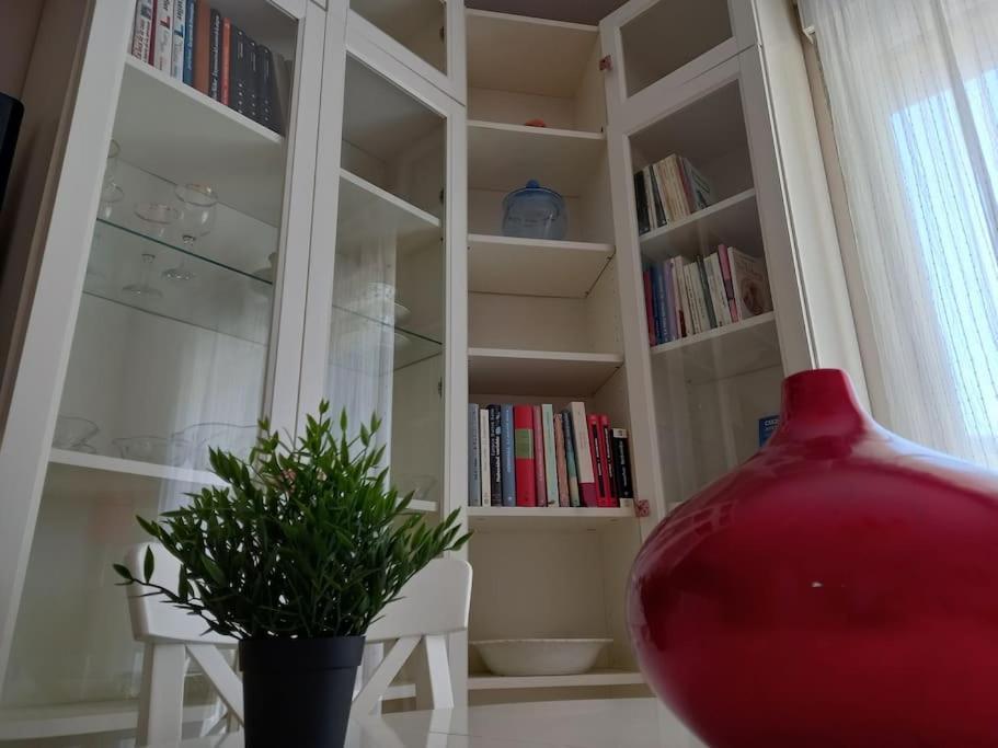Apartamento Tranquilo Cerca De Zonas Verdes ثيثا المظهر الخارجي الصورة